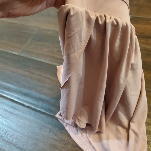 Movement shorts  buttery soft with pockets on side size small blush pink… - Picture 3 of 6